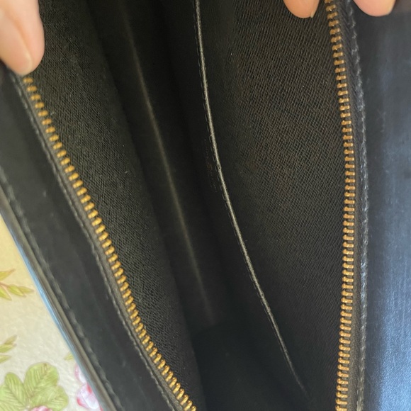 💯 Authentic LOUIS VUITTON EPI LEATHER POCHETTE HOMME IN BLACK. - Picture 5 of 8